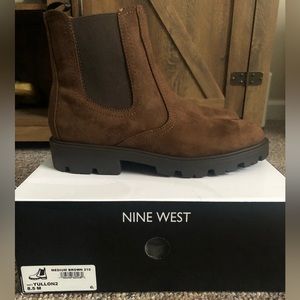 Nine West Yullon Chelsea Boots